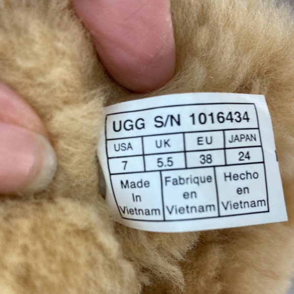 UGG® Bailey Bow II Suede Tall Water-Resistant Cold Weather Boots size 7 - Picture 6 of 17